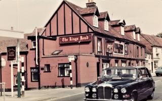 The Kings Head pub in High Street, Hornchurch, in 1982