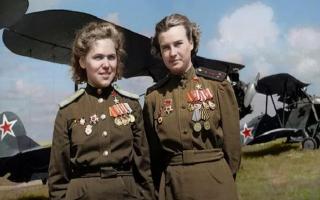 Two Soviet wartime women 'Night Witches' in 1943